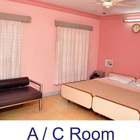 Hotel Baba Rajkot Luaran gambar