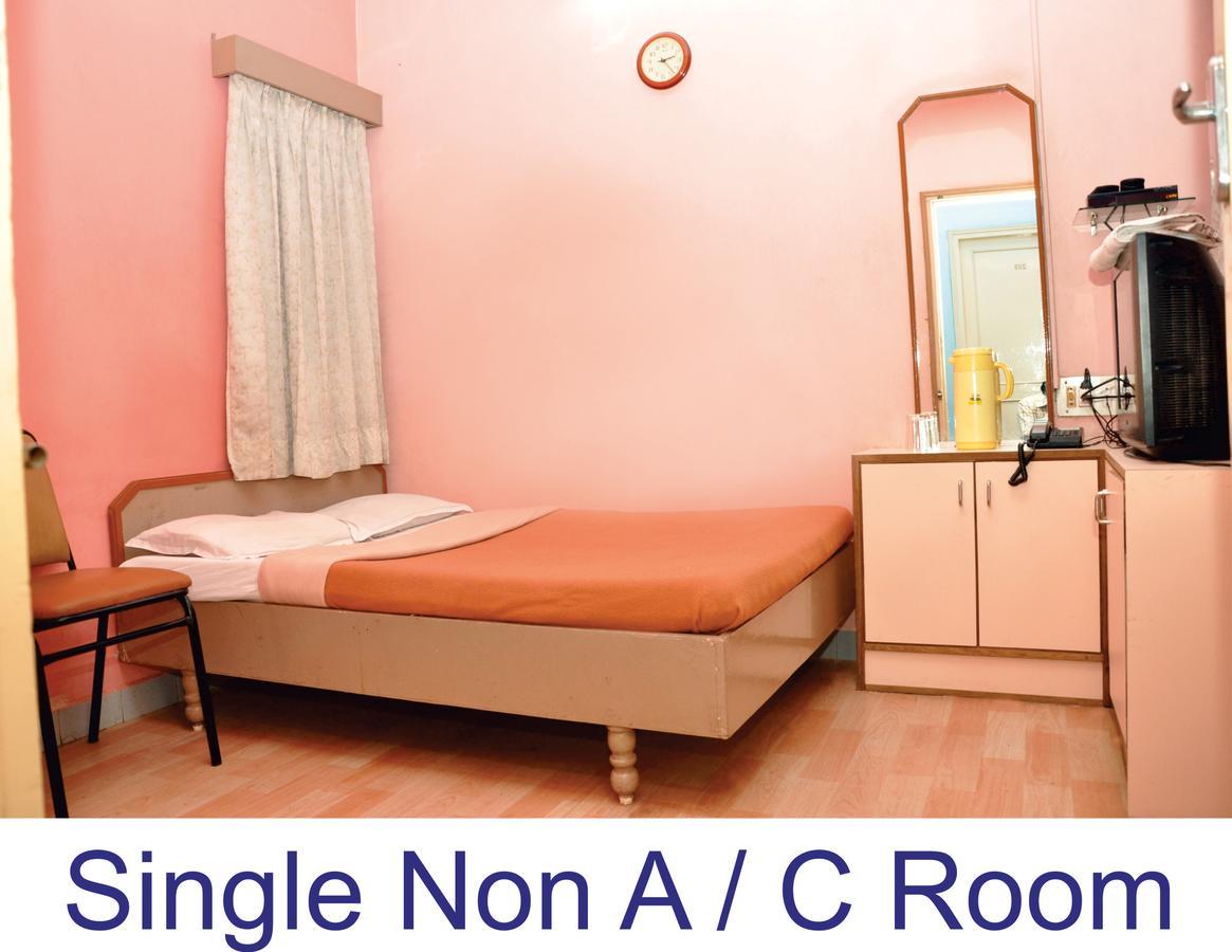 Hotel Baba Rajkot Luaran gambar