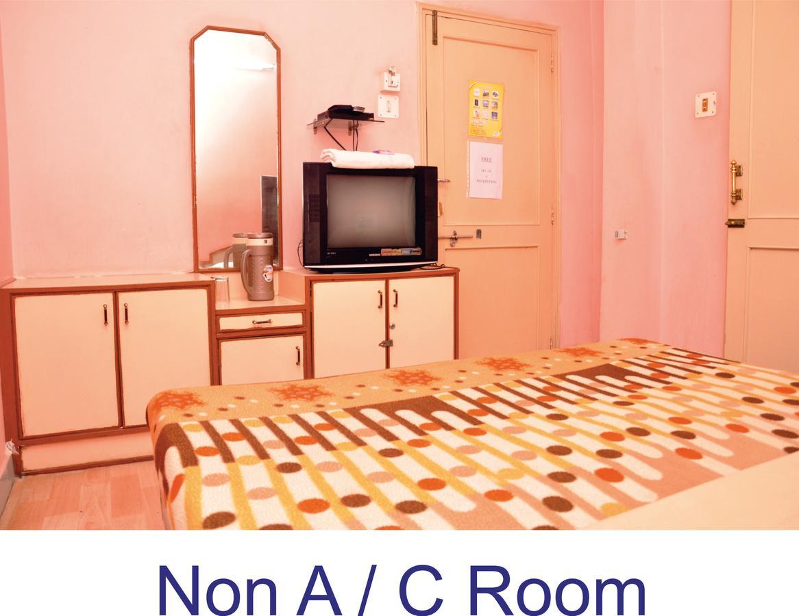 Hotel Baba Rajkot Luaran gambar